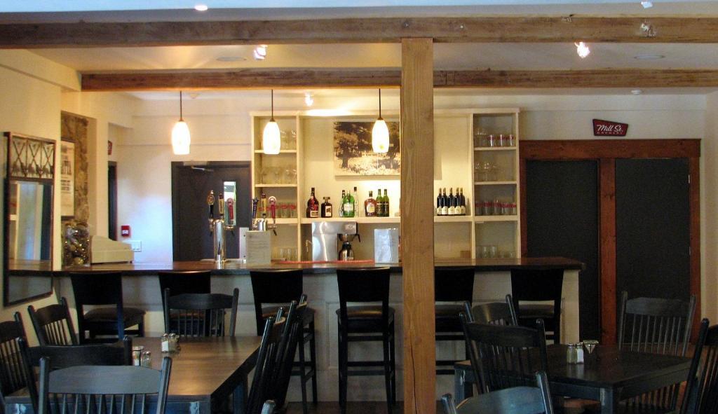 הנטסוויל Pine Lodge Muskoka מראה חיצוני תמונה