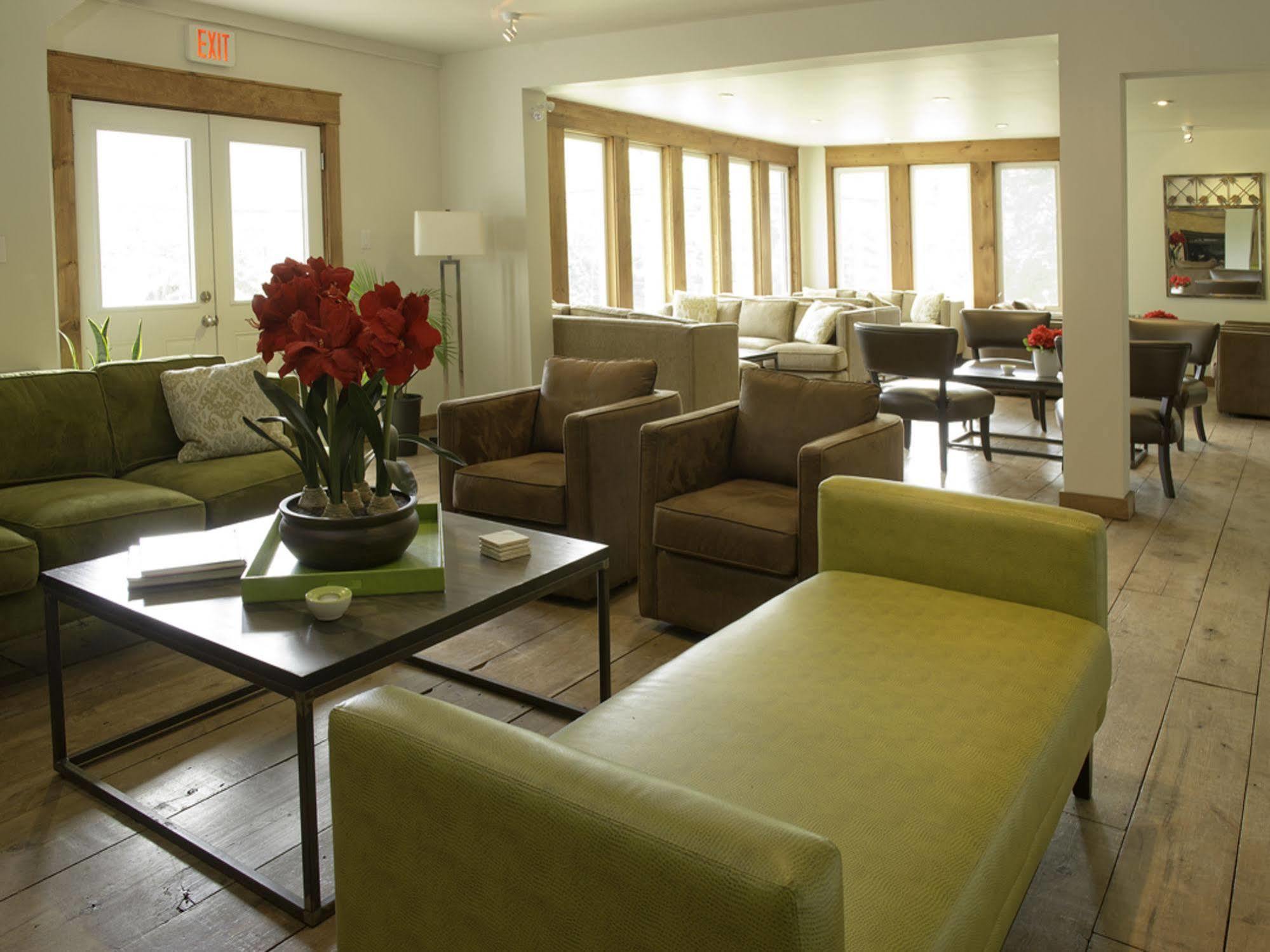 הנטסוויל Pine Lodge Muskoka מראה חיצוני תמונה
