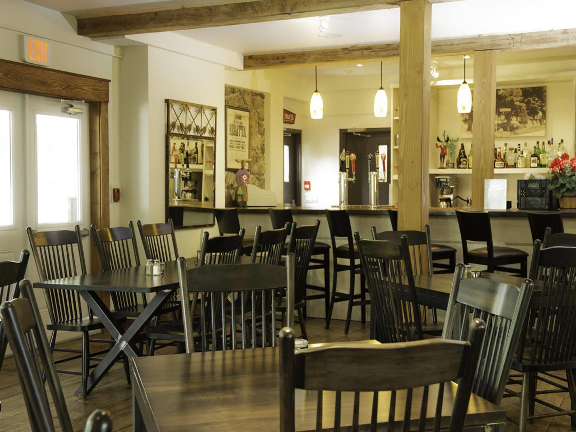 הנטסוויל Pine Lodge Muskoka מראה חיצוני תמונה